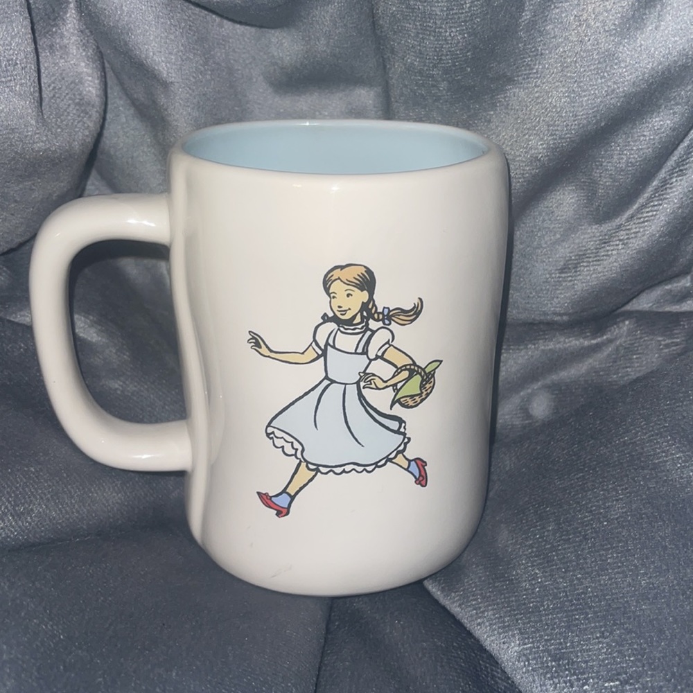 The Wizard of Oz Dorthy mug - Picture 2 of 5